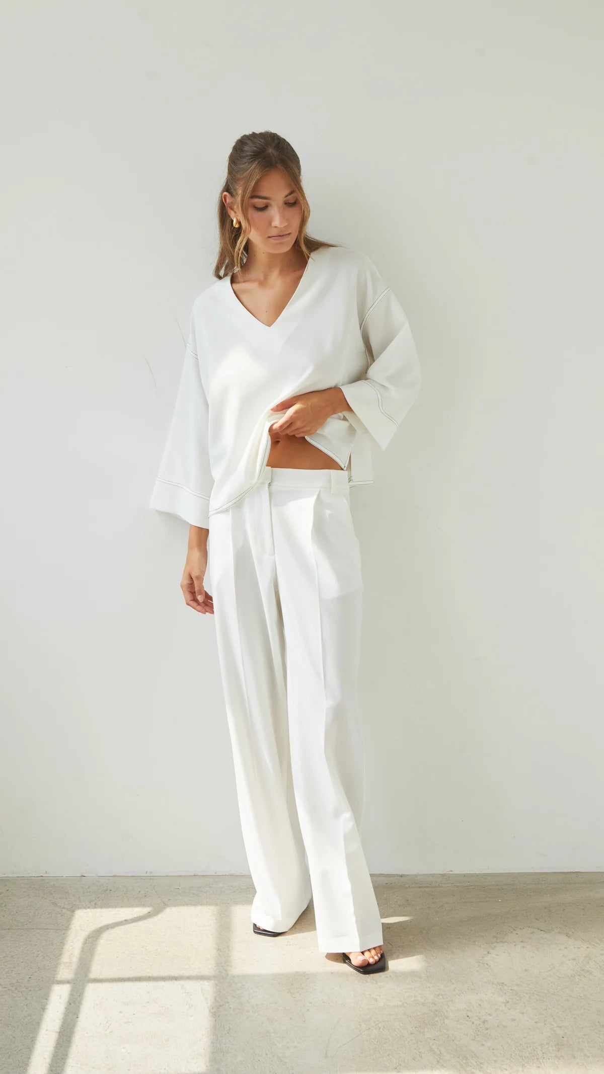 Charli London Olina V-Neck Crepe Top - White