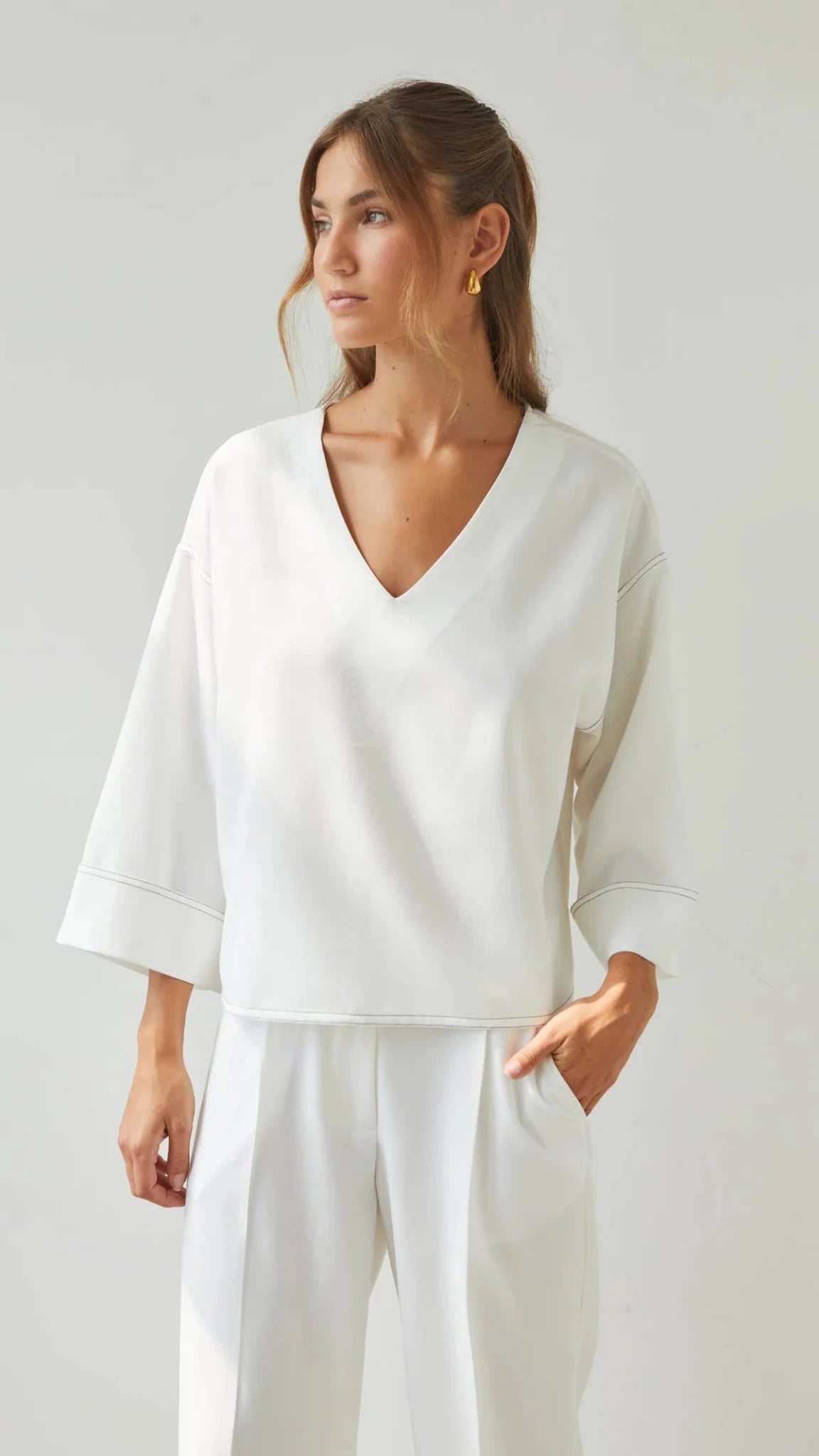 Charli LondonCharli London Olina V-Neck Crepe Top - WhiteTopsWhite - Blue Water Clothing