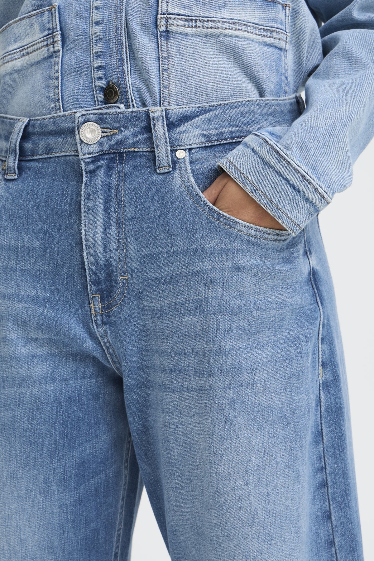 Pulz JeansPulz Jeans PZANNI High Waist Jeans Barrel LegBottomsMedium Blue Denim - Blue Water Clothing