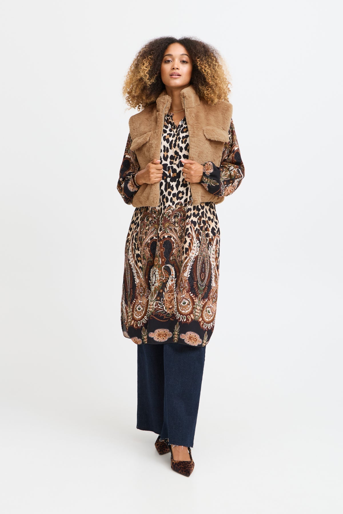 SorbetSorbet Sbbine Faux Fur WaistcoatClothing - Blue Water Clothing