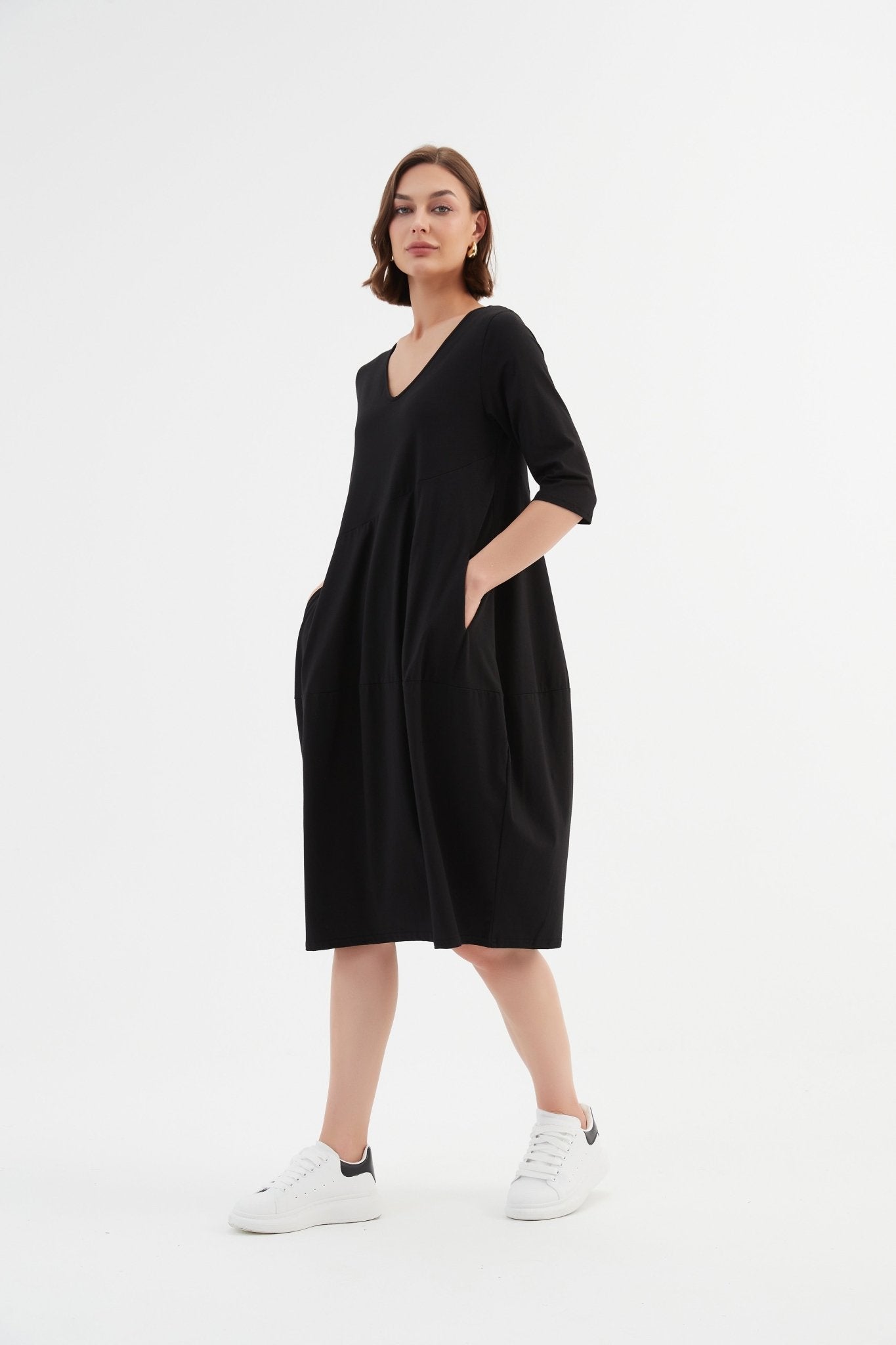 TirelliTirelli V Neck Diagonal Seam Dess BlackClothingBlack - Blue Water Clothing