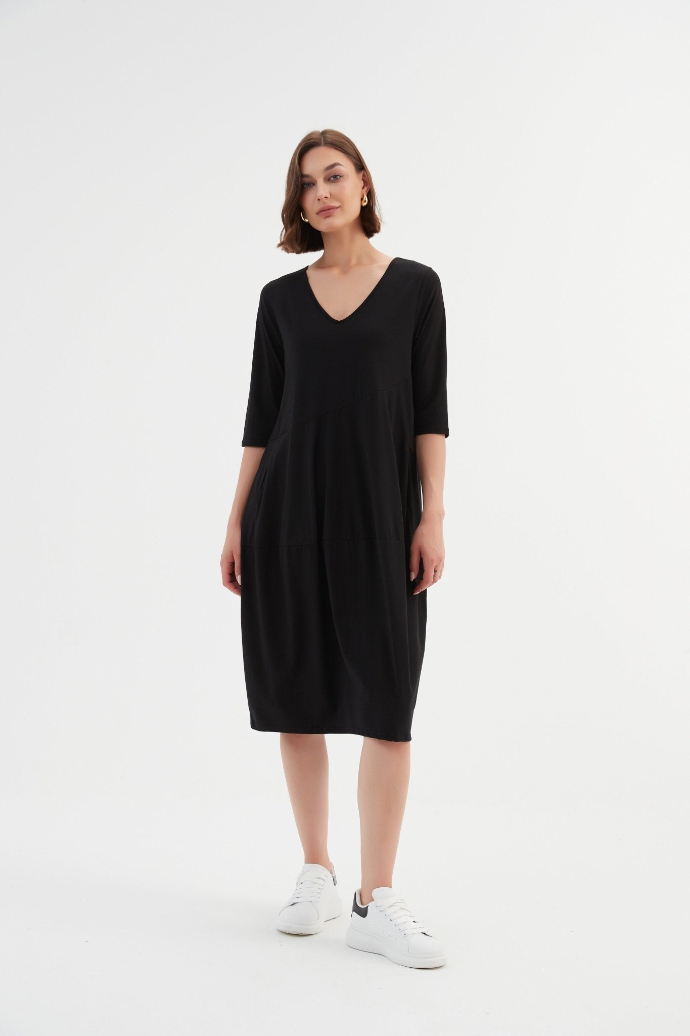 TirelliTirelli V Neck Diagonal Seam Dess BlackClothingBlack - Blue Water Clothing