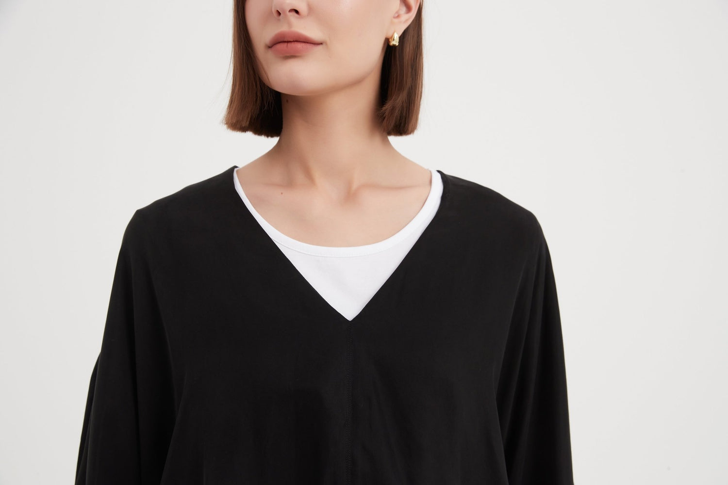 TirelliTirelli V - Neck Oversized Layer TopClothingBlack - Blue Water Clothing