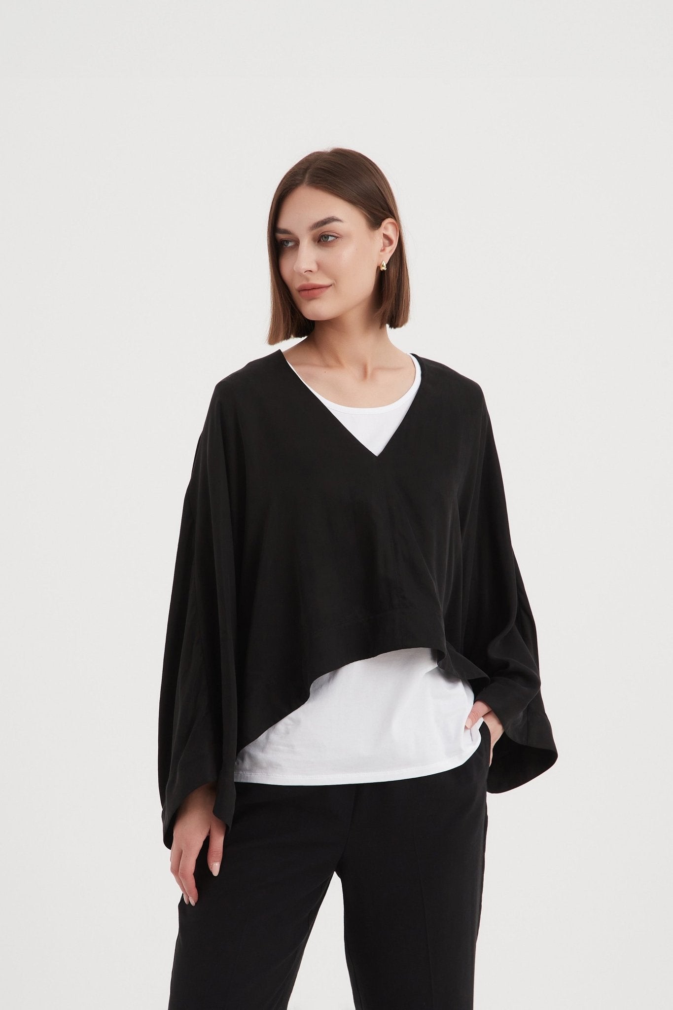 TirelliTirelli V - Neck Oversized Layer TopClothingBlack - Blue Water Clothing