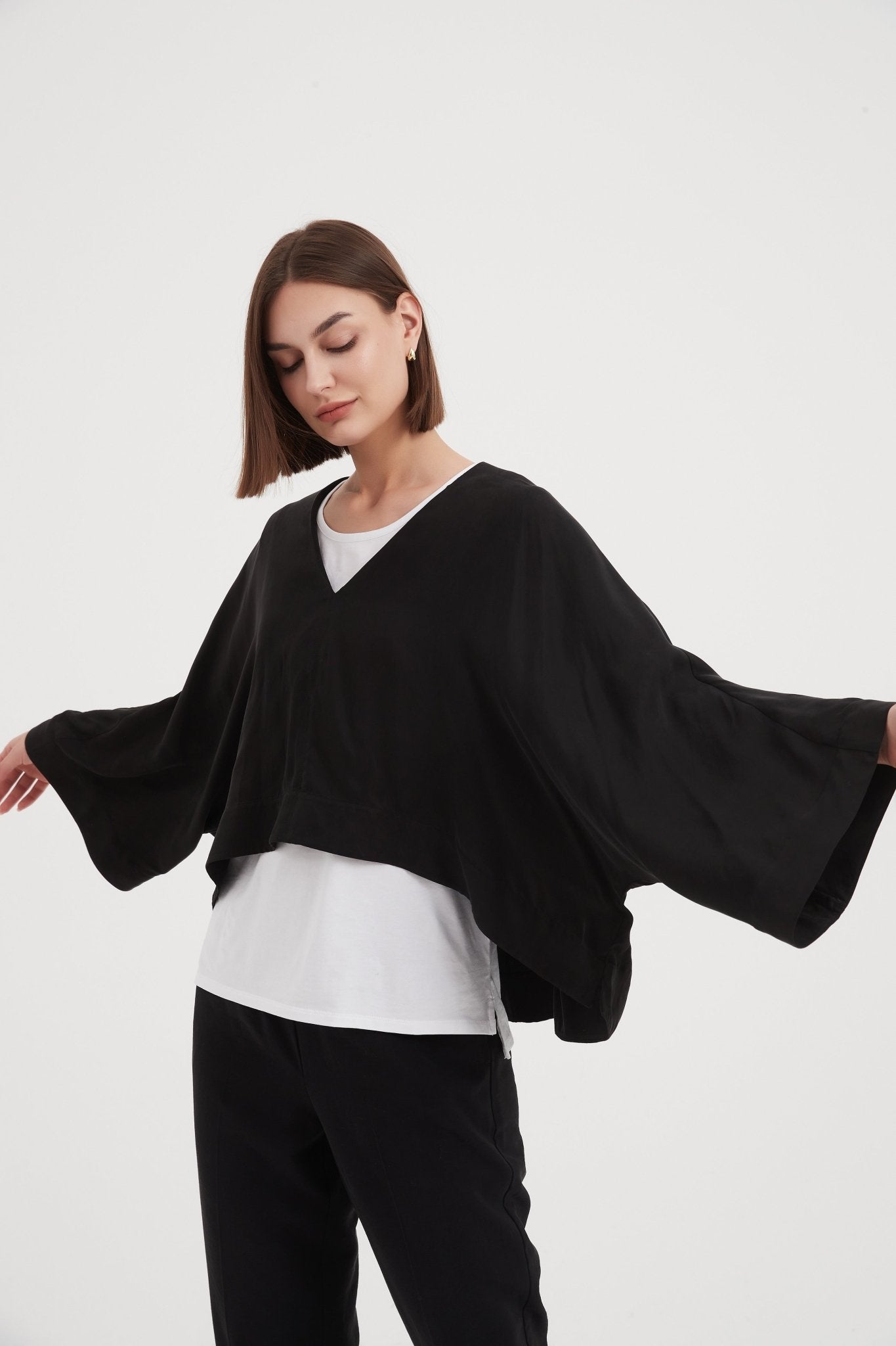 TirelliTirelli V - Neck Oversized Layer TopClothingBlack - Blue Water Clothing