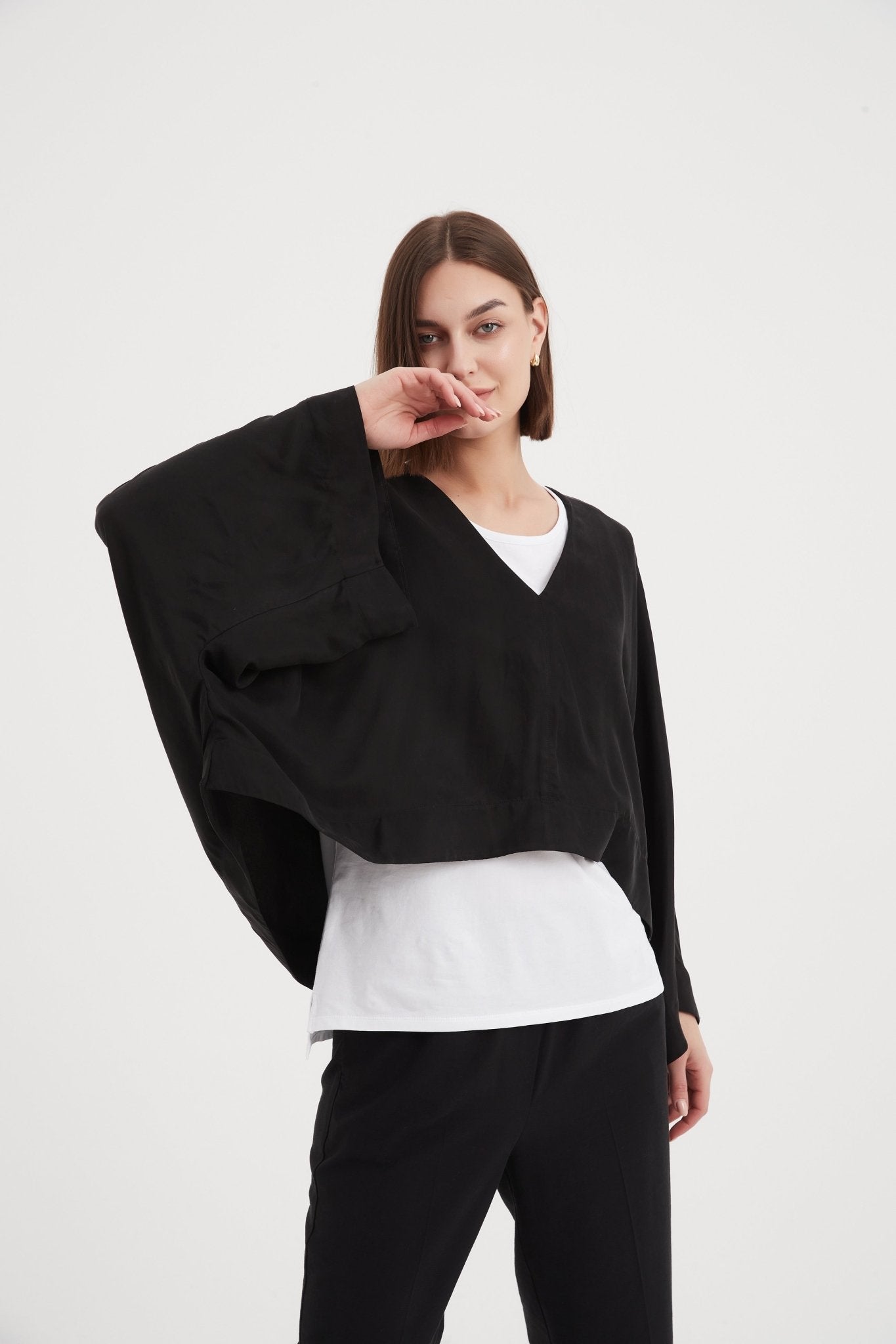 TirelliTirelli V - Neck Oversized Layer TopClothingBlack - Blue Water Clothing