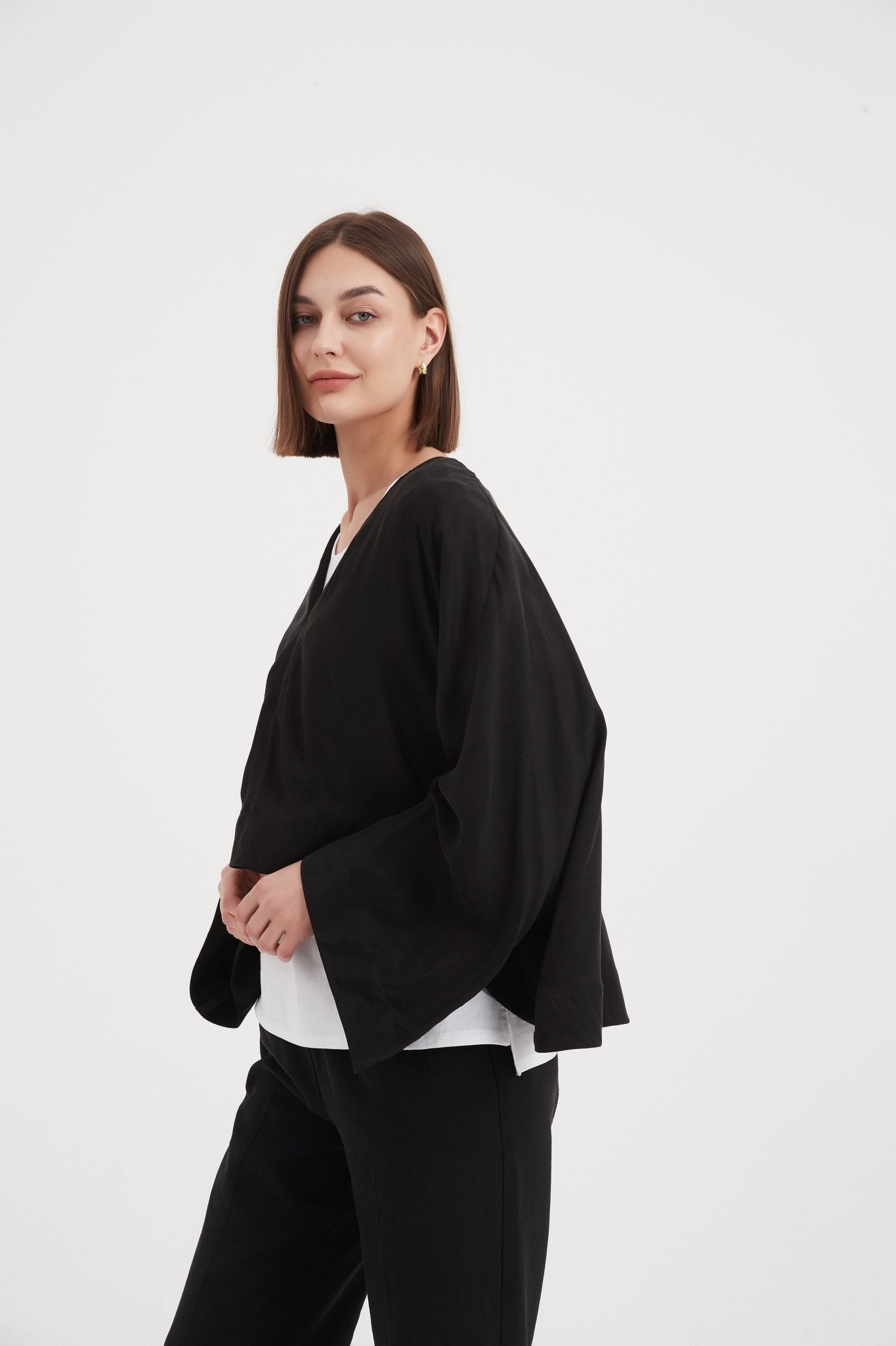 TirelliTirelli V - Neck Oversized Layer TopClothingBlack - Blue Water Clothing
