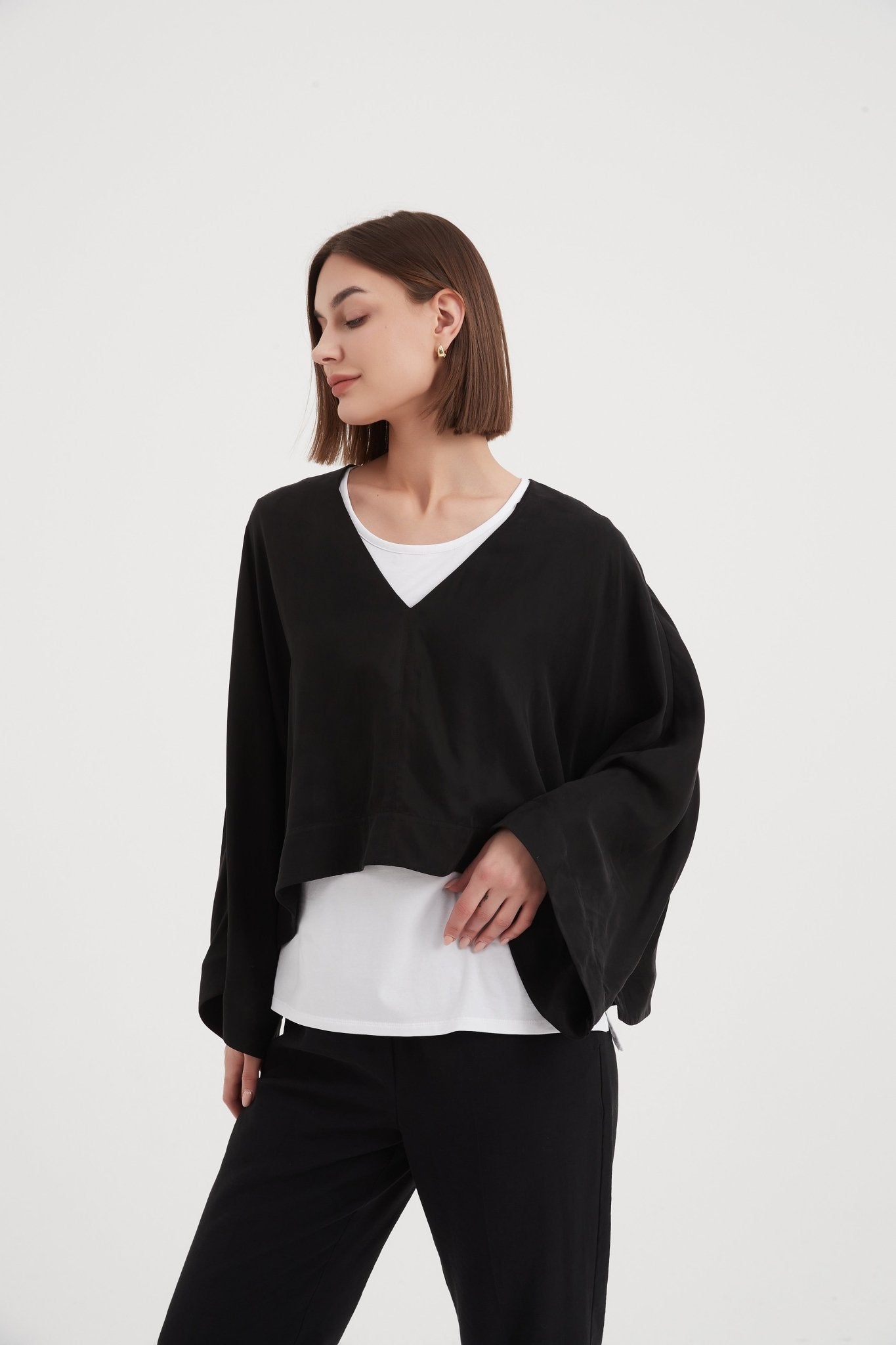 TirelliTirelli V - Neck Oversized Layer TopClothingBlack - Blue Water Clothing