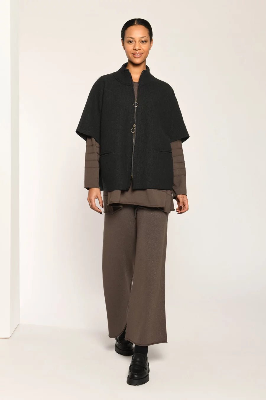 VetonoVetono Boiled Wool Poncho BlackTopsBlack - Blue Water Clothing