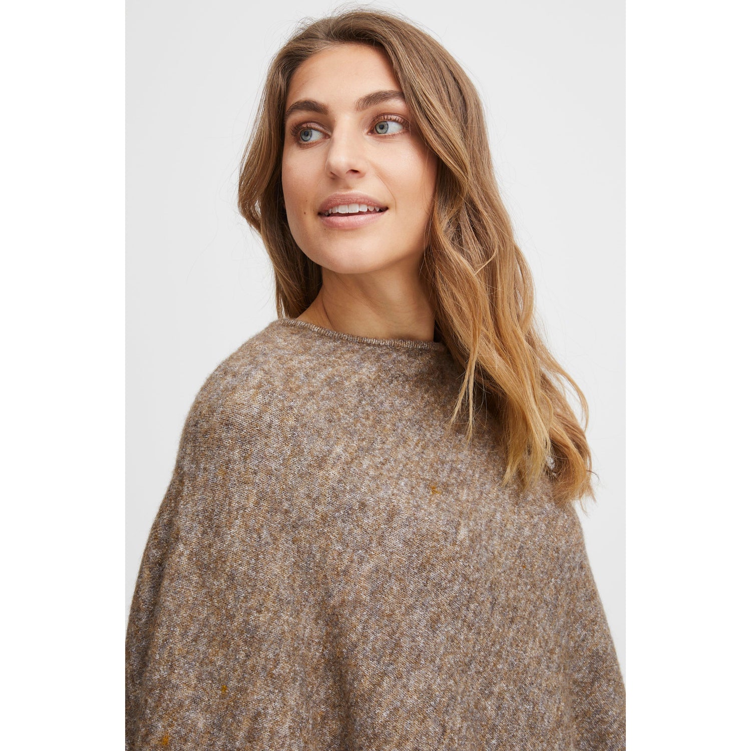 Sandy Poncho 1