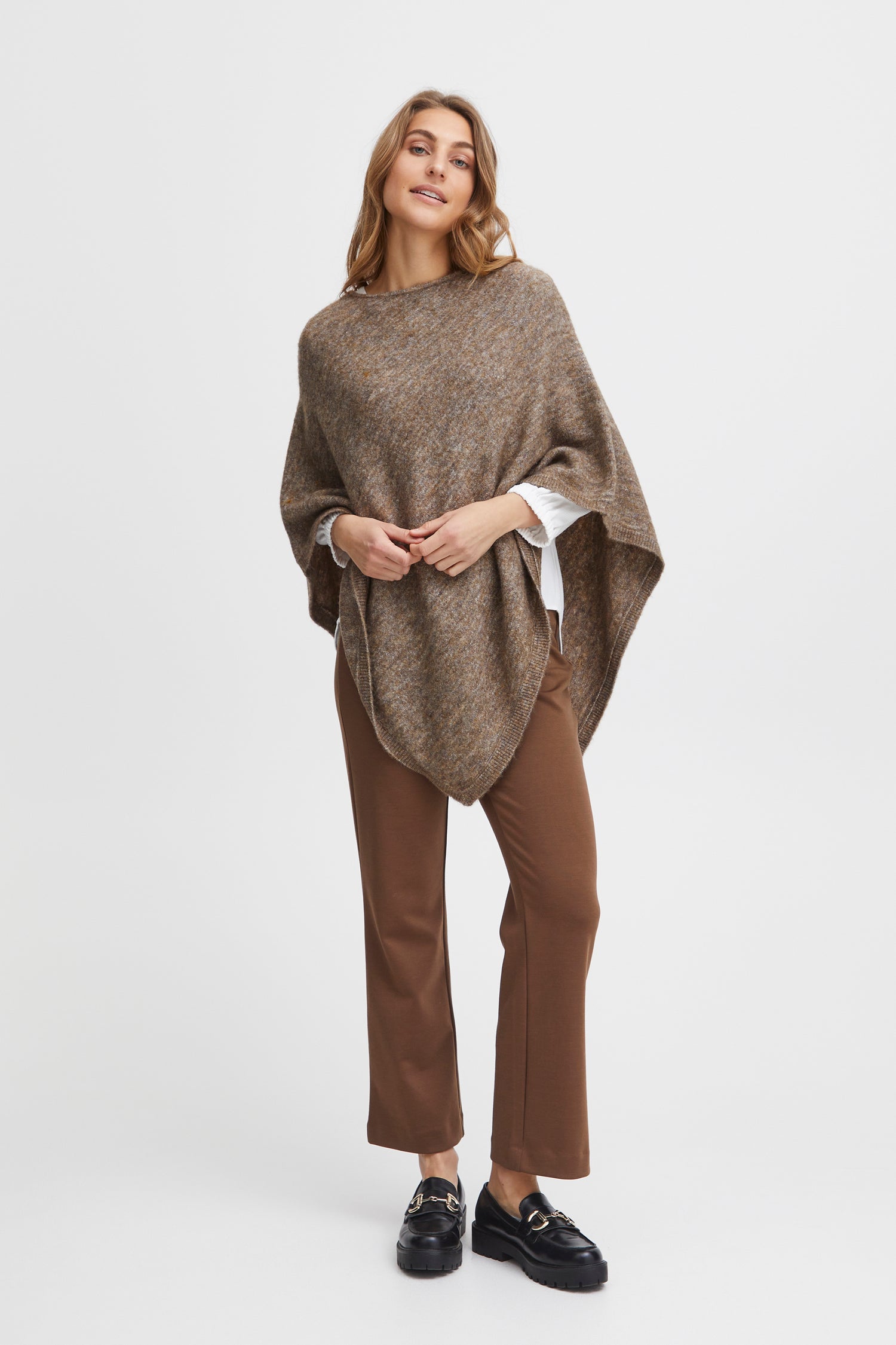 Sandy Poncho 1