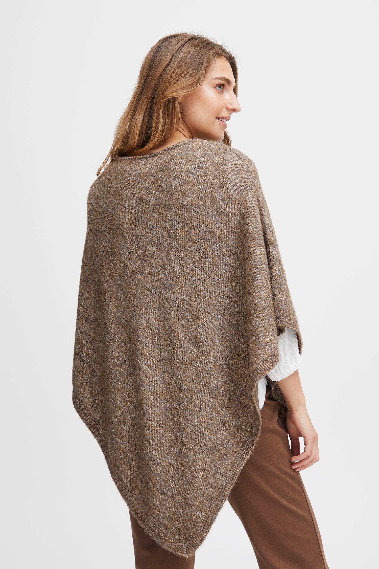 Sandy Poncho 1