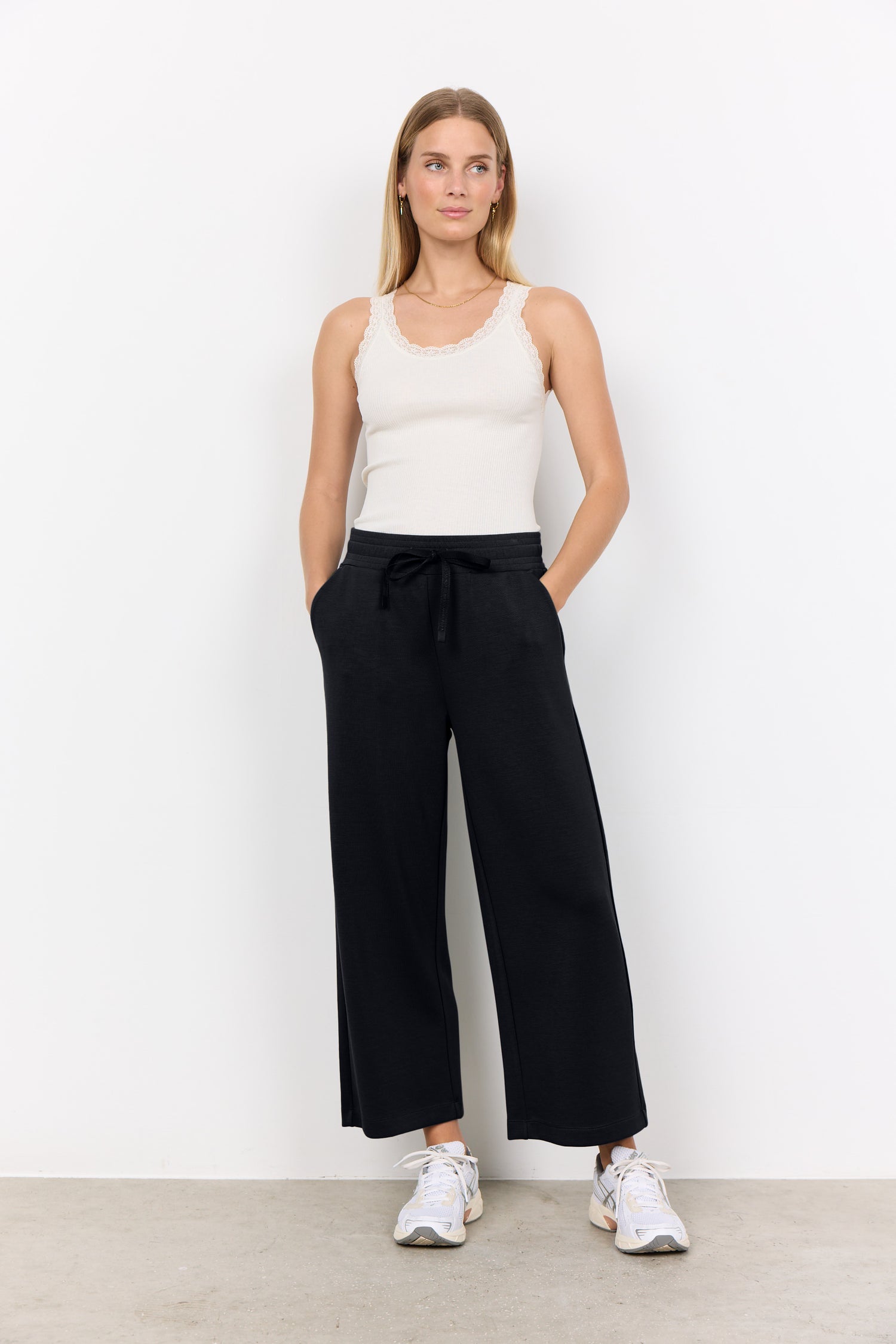 Banu 26 Pants