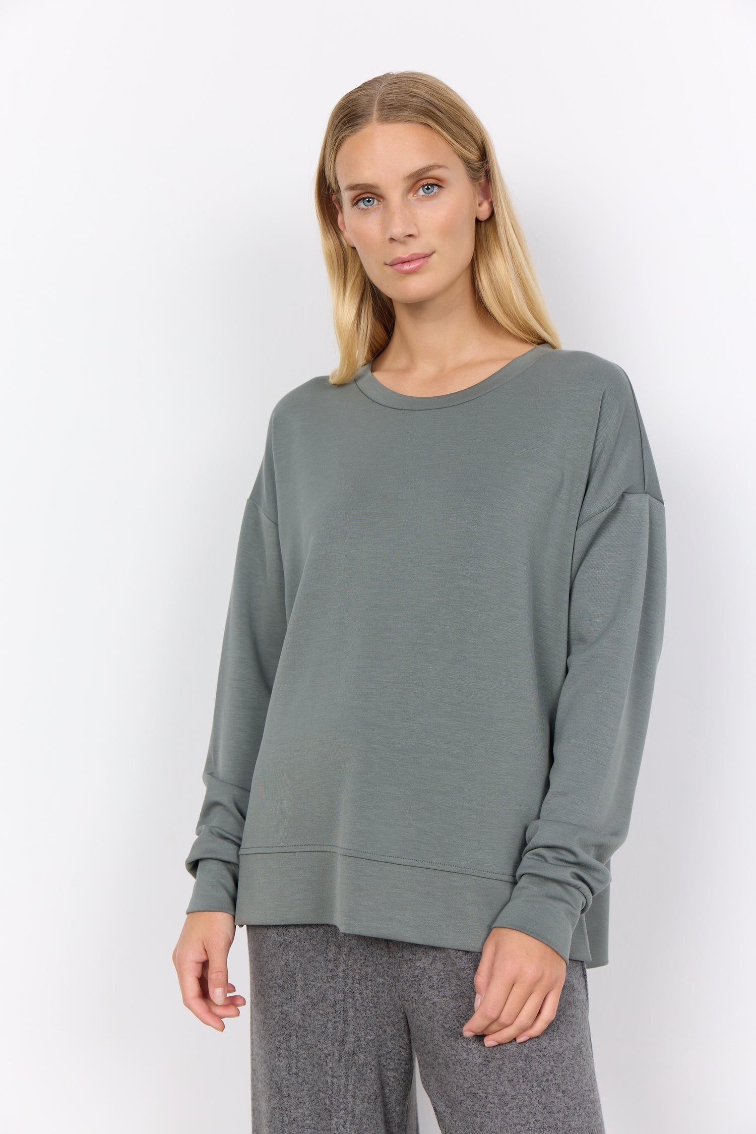 Banu 164 Sweatshirt