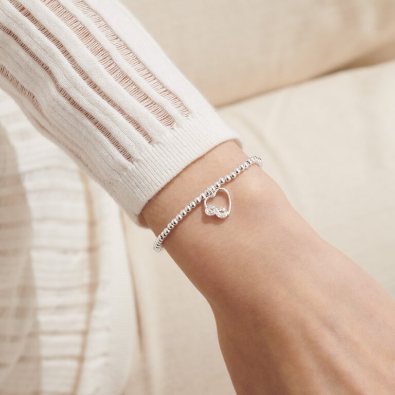 'Friends Make You Laugh Louder Smile Brighter And Dream Bigger' A Little Bracelet