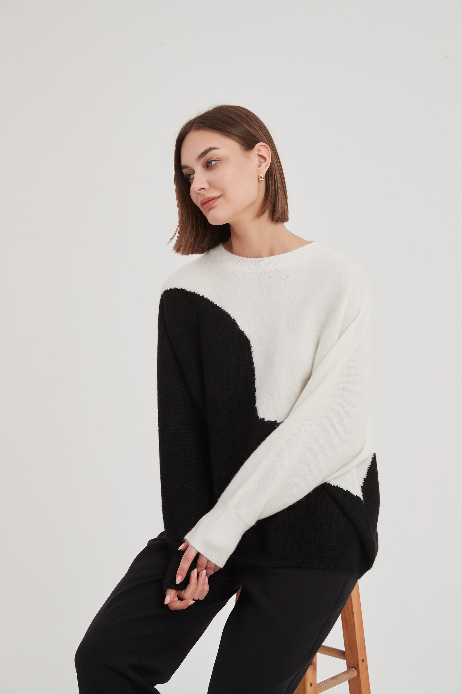 Wave Detail Contrast Knit