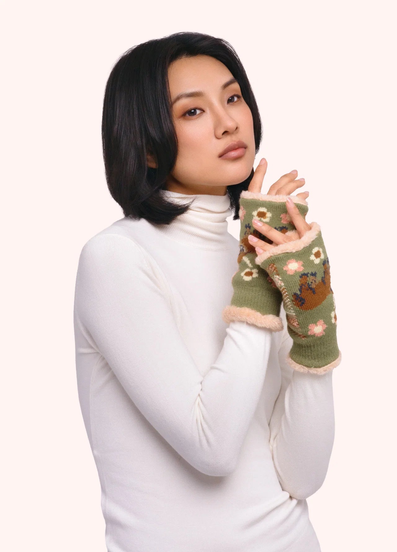 Powder AW26 Highland Cow Wrist Warmers in Moss