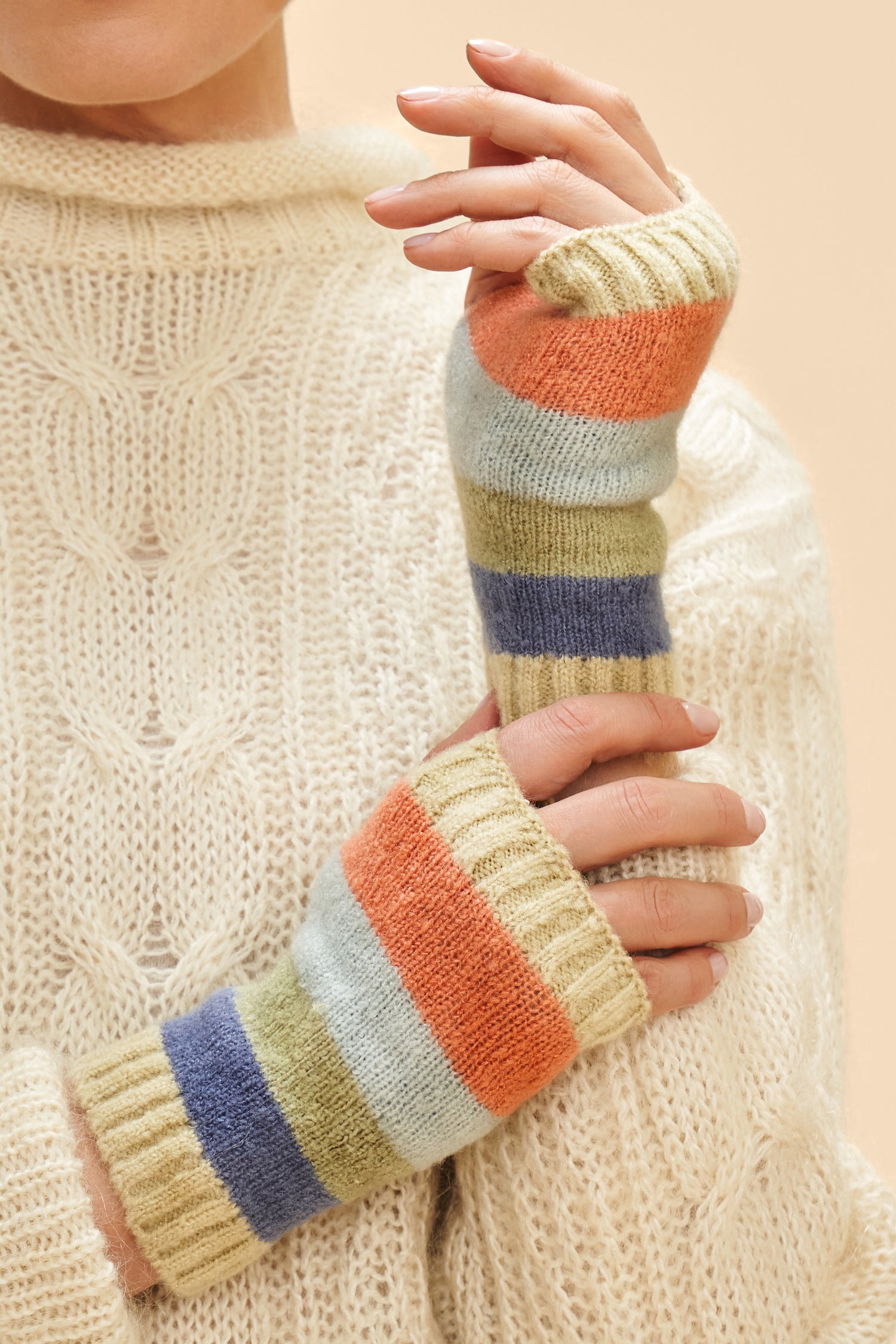 Lilia Wrist Warmers