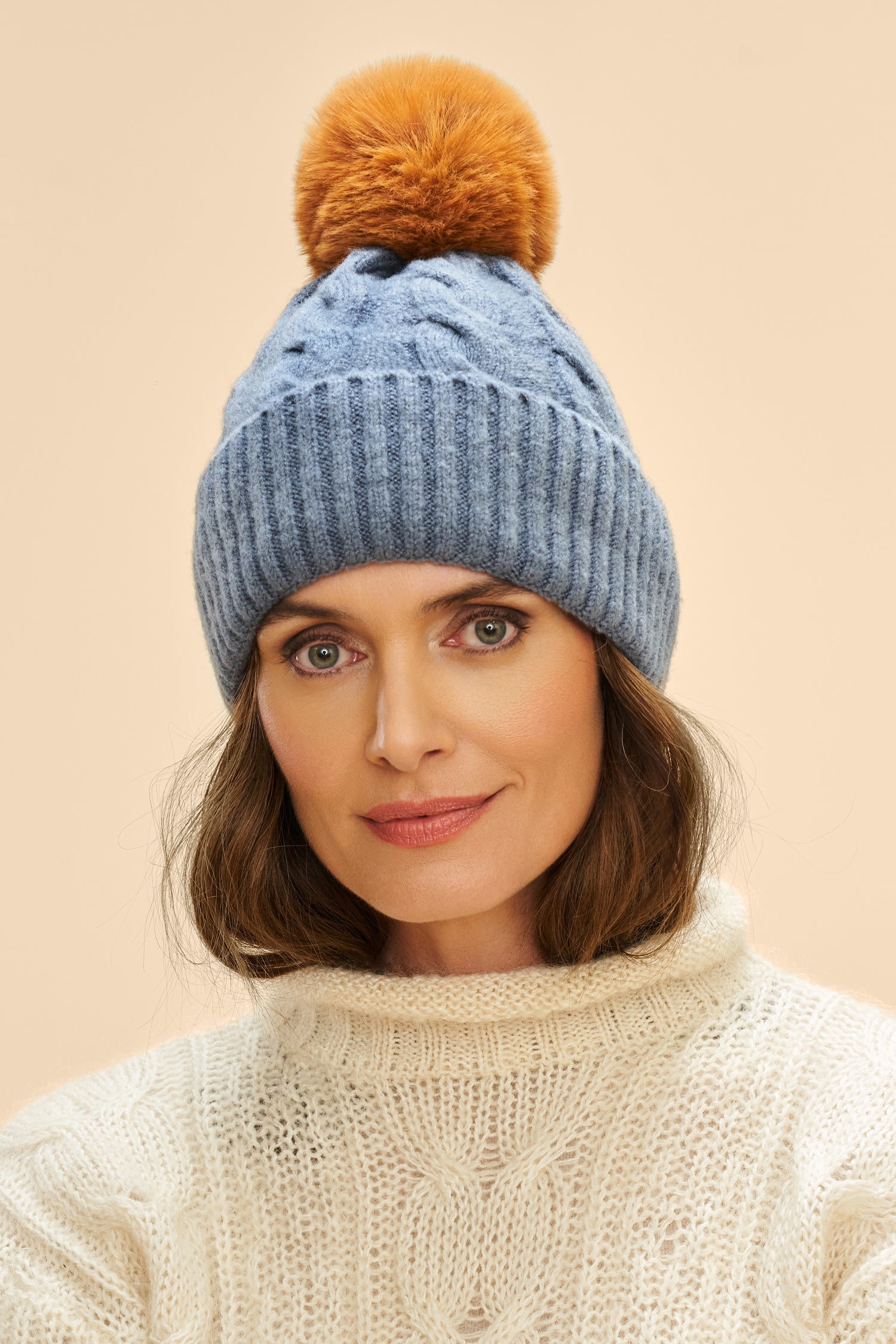 Svana Pompom Hat