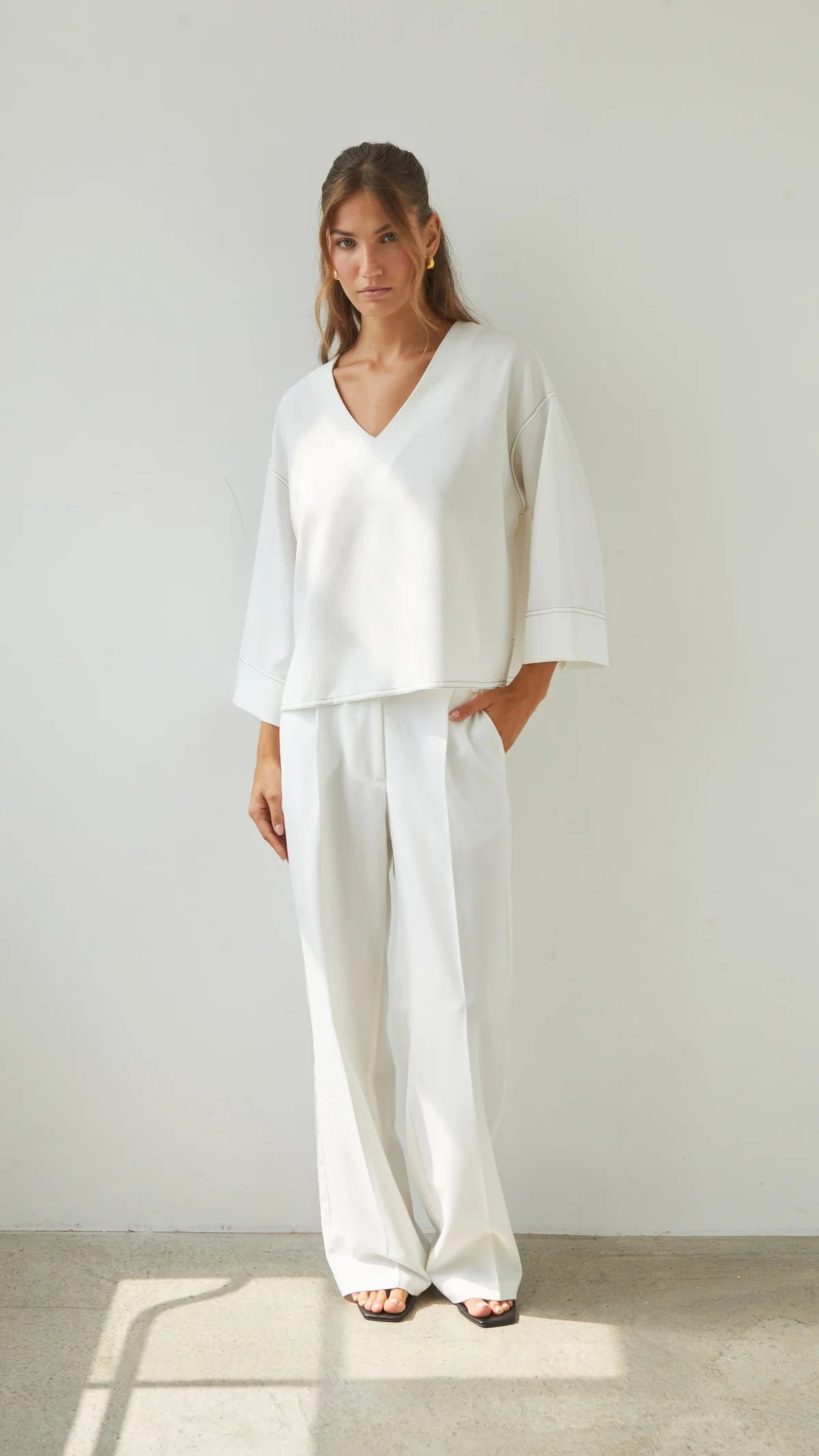 Charli London Olina V-Neck Crepe Top - White