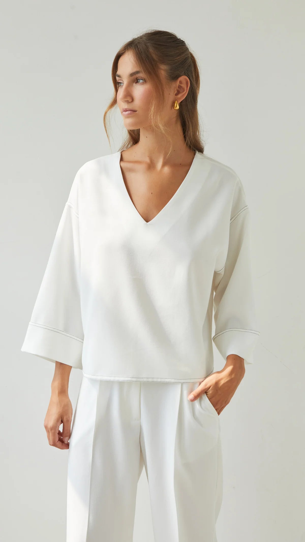 Charli London Olina V-Neck Crepe Top - White