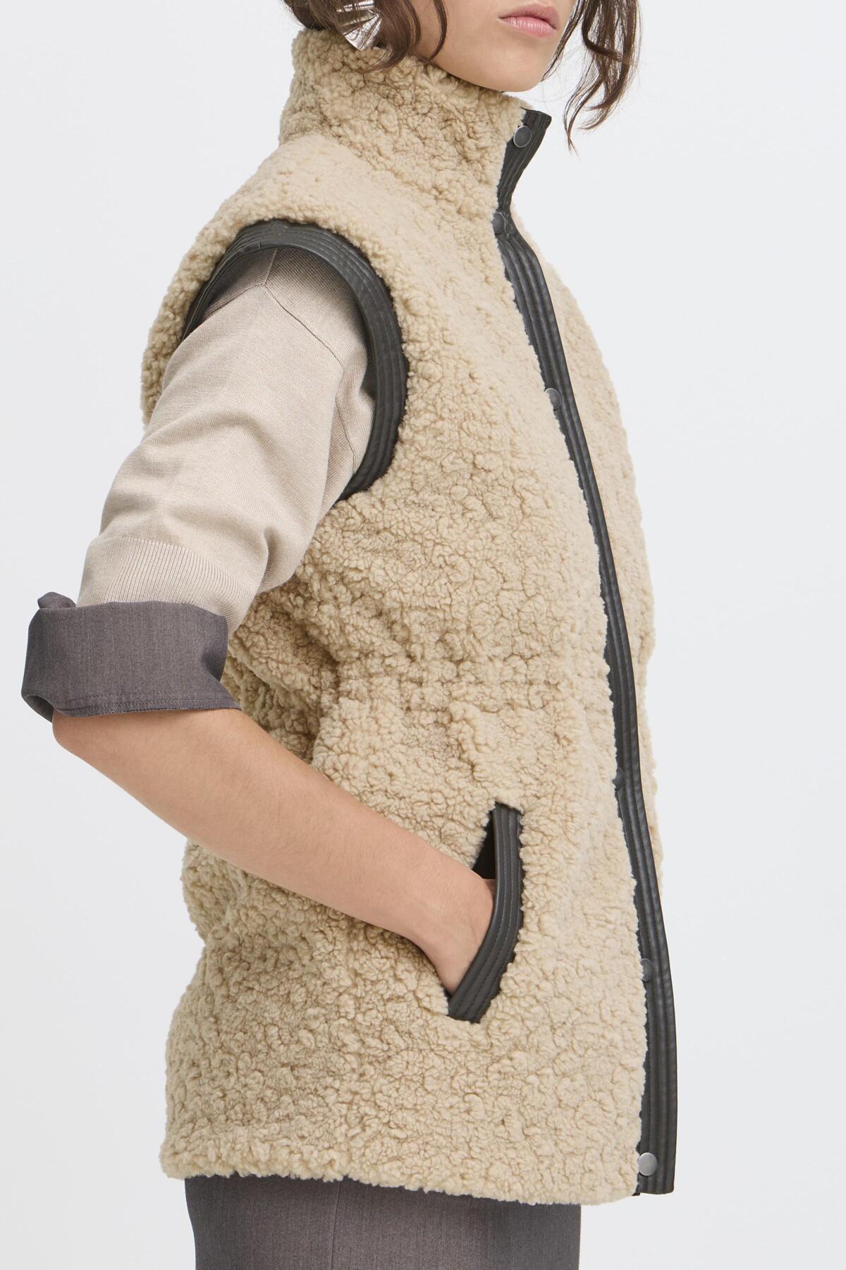 b.youngb.young BYAnamaj Waistcoat 2 HumusClothingHumus - Blue Water Clothing