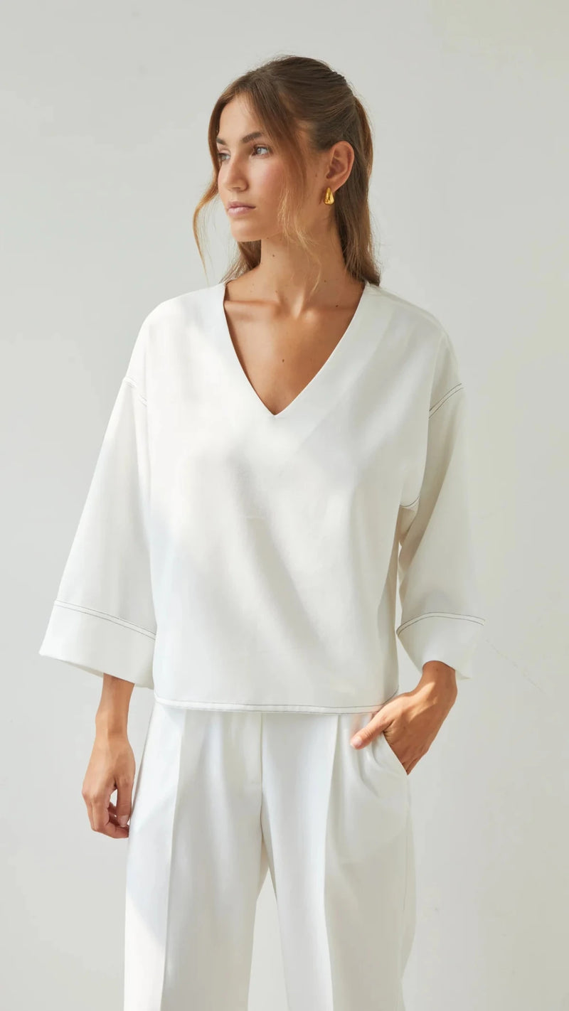 Charli LondonCharli London Olina V-Neck Crepe Top - WhiteTopsWhite - Blue Water Clothing