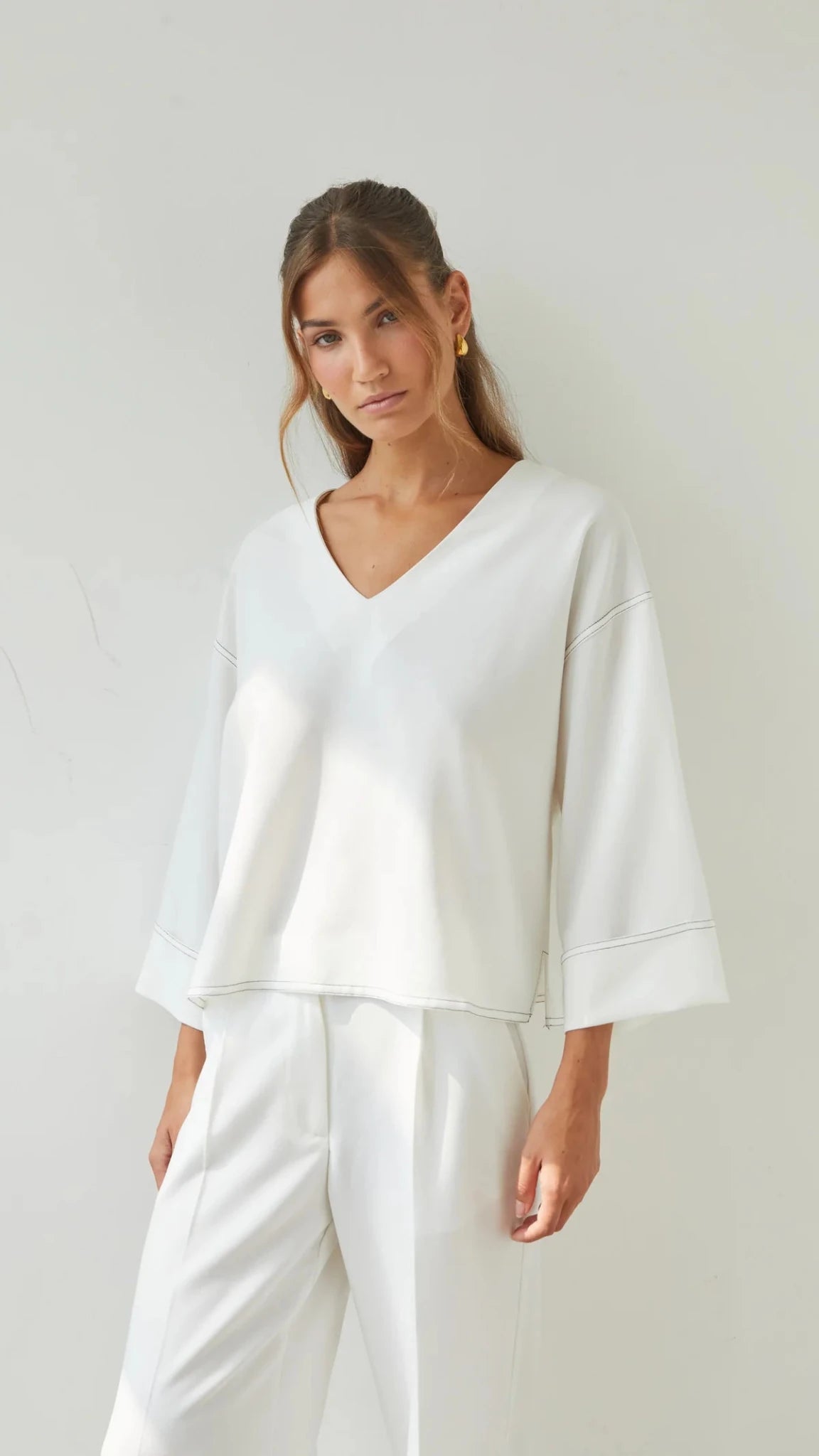 Charli LondonCharli London Olina V-Neck Crepe Top - WhiteTopsWhite - Blue Water Clothing