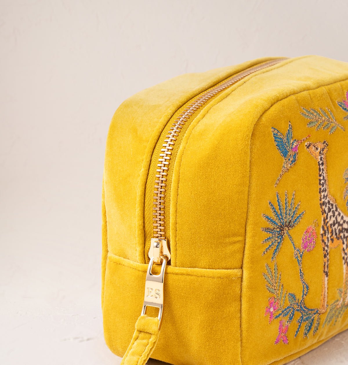 Elizabeth ScarlettElizabeth Scarlett Wild Giraffe Palm Velvet Makeup Bag Mustard YellowAccessories - Blue Water Clothing