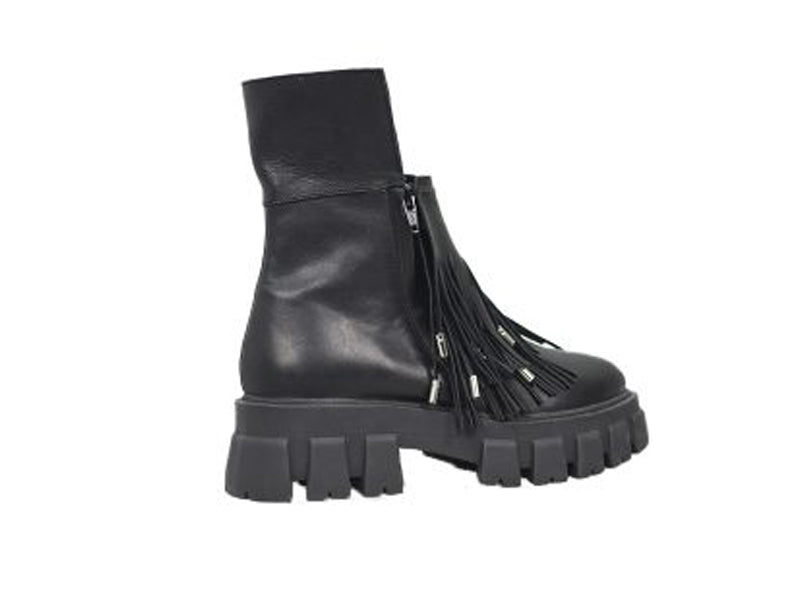 Mono Black Boots