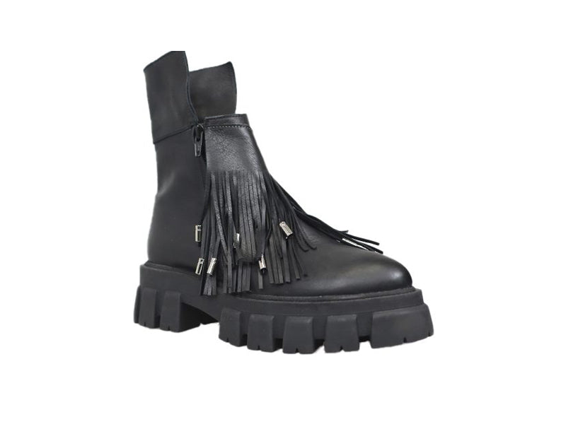 Mono Black Boots