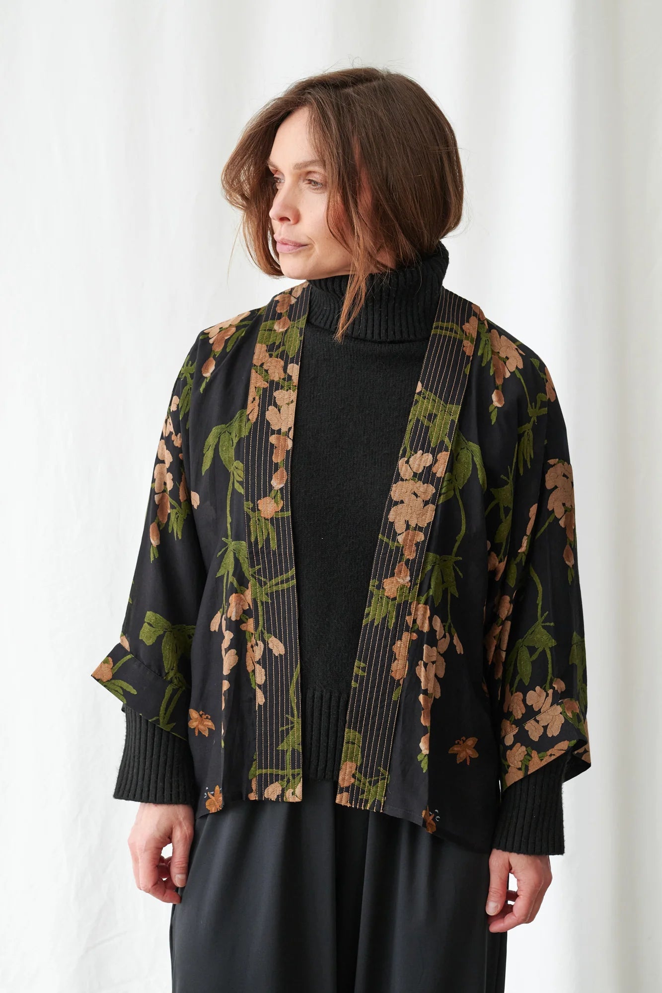 One Hundred StarsOne Hundred Stars Wisteria Black KimonoKimono - Blue Water Clothing