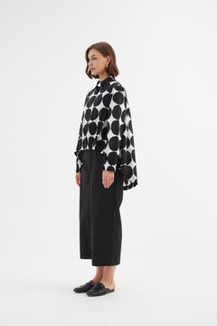 Tirelli Elastic Front Hem Print Shirt Black Spot Print - Blue Water Clothing