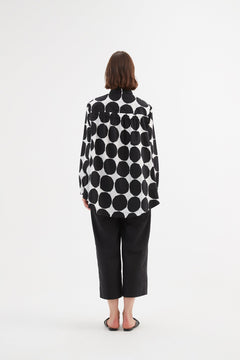 Tirelli Elastic Front Hem Print Shirt Black Spot Print - Blue Water Clothing