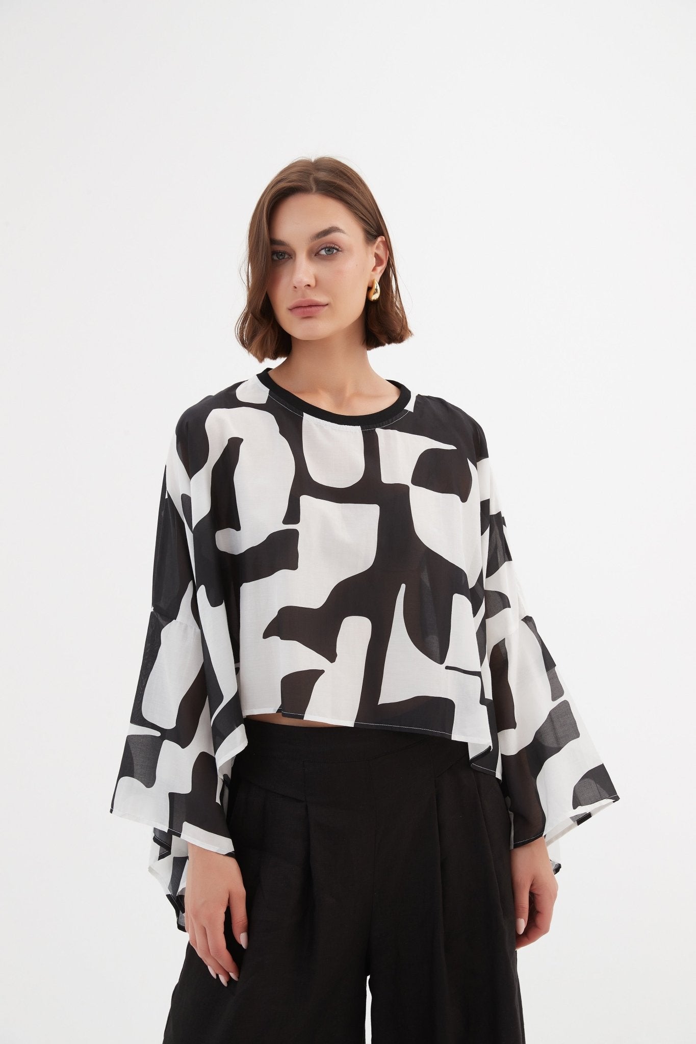 Tirelli Silky Oversized Print Layer Top Black - Blue Water Clothing