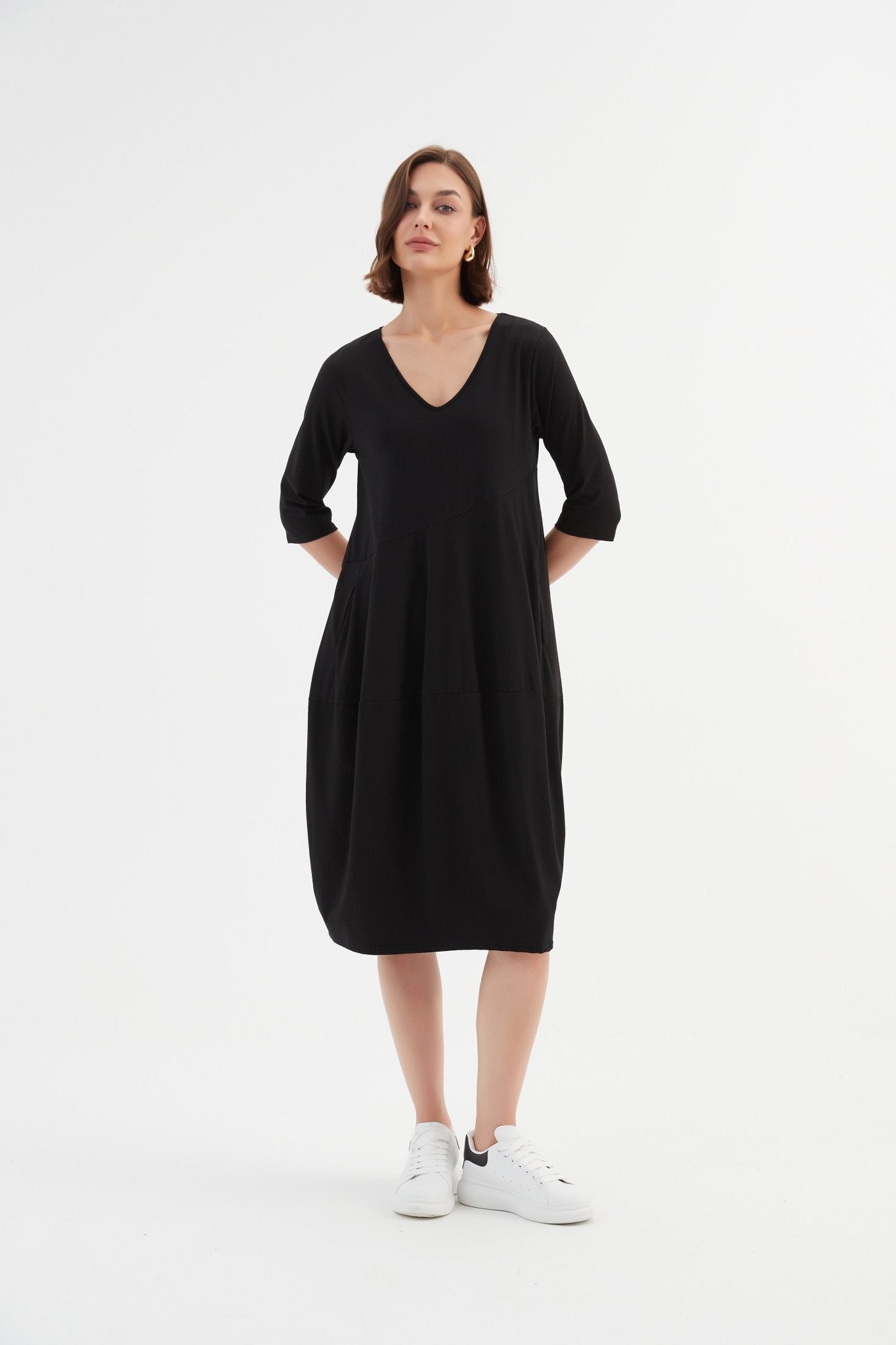 TirelliTirelli V Neck Diagonal Seam Dess BlackClothingBlack - Blue Water Clothing