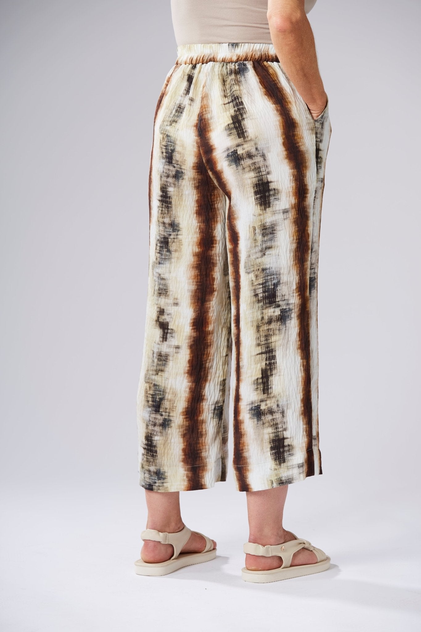 Yellow LabelYellow Label Printed 7/8 Trousers PebbleBottomsPebble - Blue Water Clothing